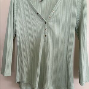 Ribbed V-Neck Snap-Button Top in Light Mint- White House Black Market